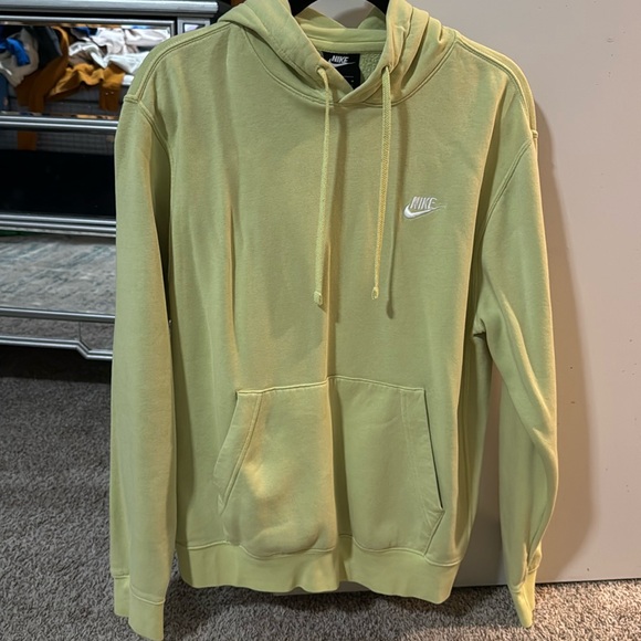 Nike Spoetswear Fleece Women’s size M hoodie, Lime Green, Relaxed Fir - Picture 1 of 7